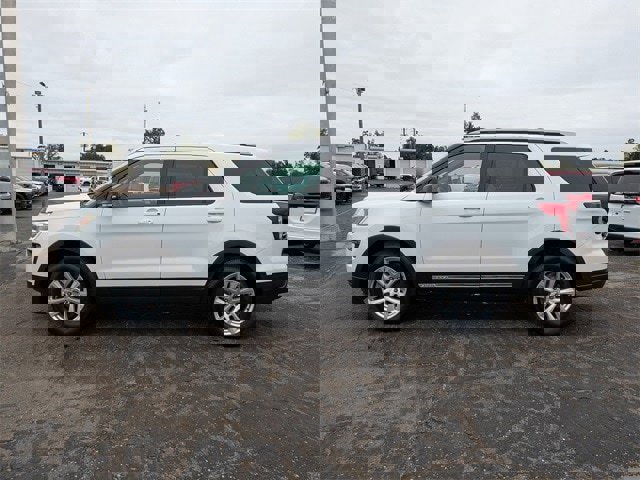 Used 2019 Ford Explorer XLT w/ Equipment Group 201A image 7