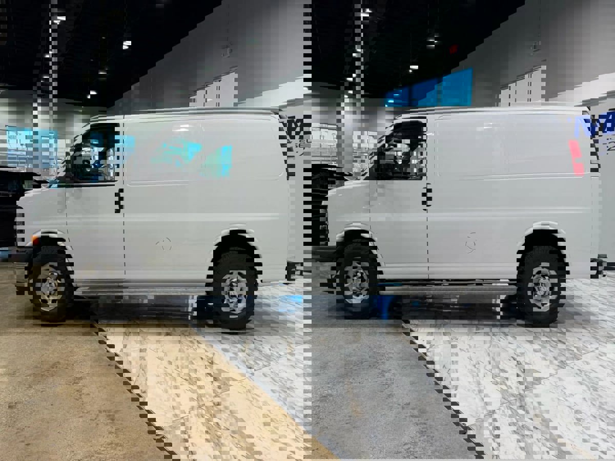 Used 2019 Chevrolet Express 2500 w/ Driver Convenience Package image 9