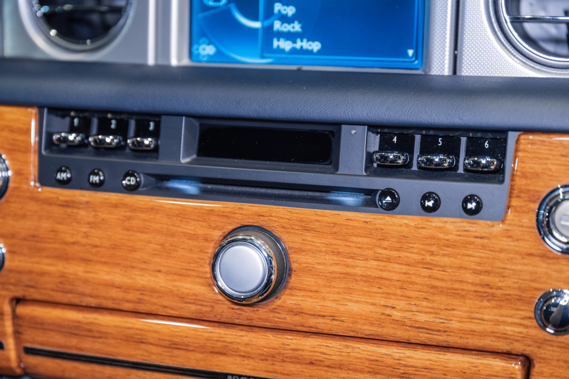 Used 2011 Rolls-Royce Phantom Sedan RWD image 60