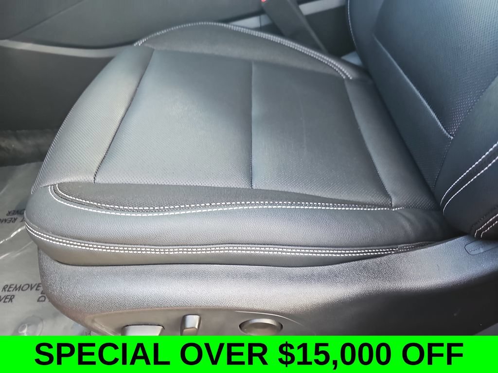 Used 2024 Chevrolet Blazer EV LT AWD/4WD image 30