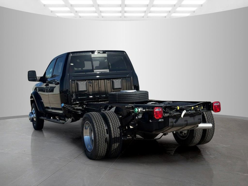 New 2026 RAM 5500 4x4 Crew Cab image 5
