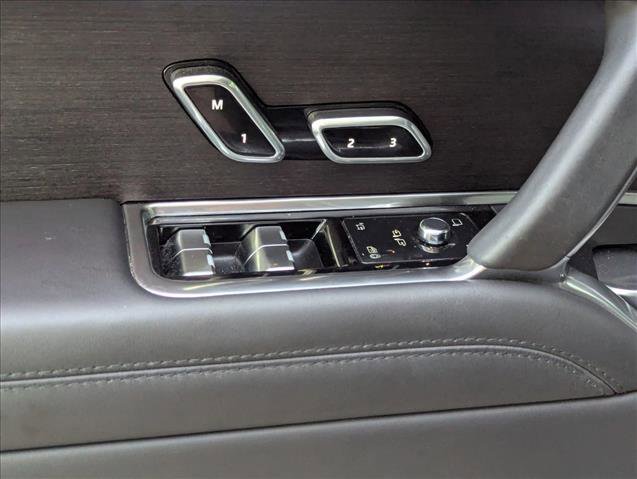 Used 2025 Land Rover Range Rover SE AWD/4WD image 7