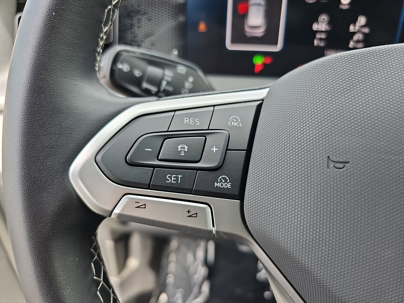 Used 2025 Volkswagen Tiguan S FWD image 16