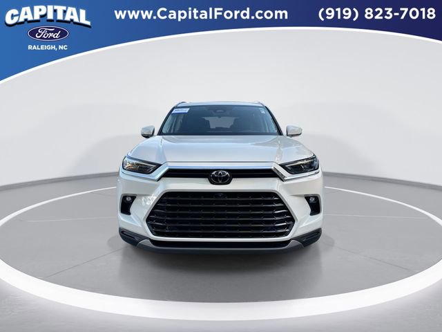 Used 2024 Toyota Grand Highlander AWD image 3