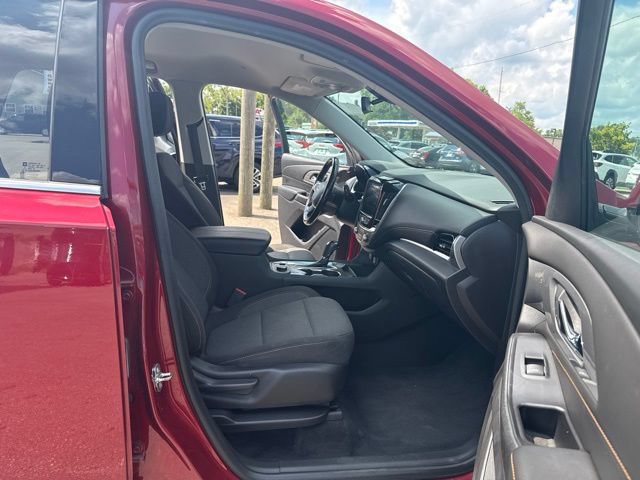 Used 2019 Chevrolet Traverse LT w/ LPO, Blackout Package AWD/4WD image 15