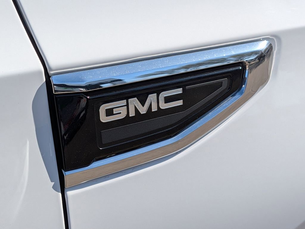 Used 2023 GMC Yukon SLT w/ SLT Premium Package AWD/4WD image 16