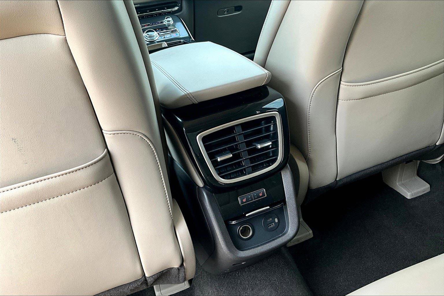 Used 2022 Lincoln Nautilus Reserve image 16