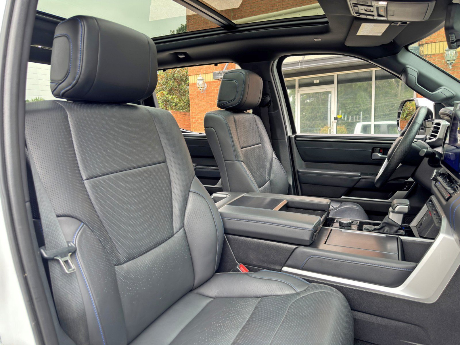 Used 2024 Toyota Tundra Platinum AWD/4WD image 41