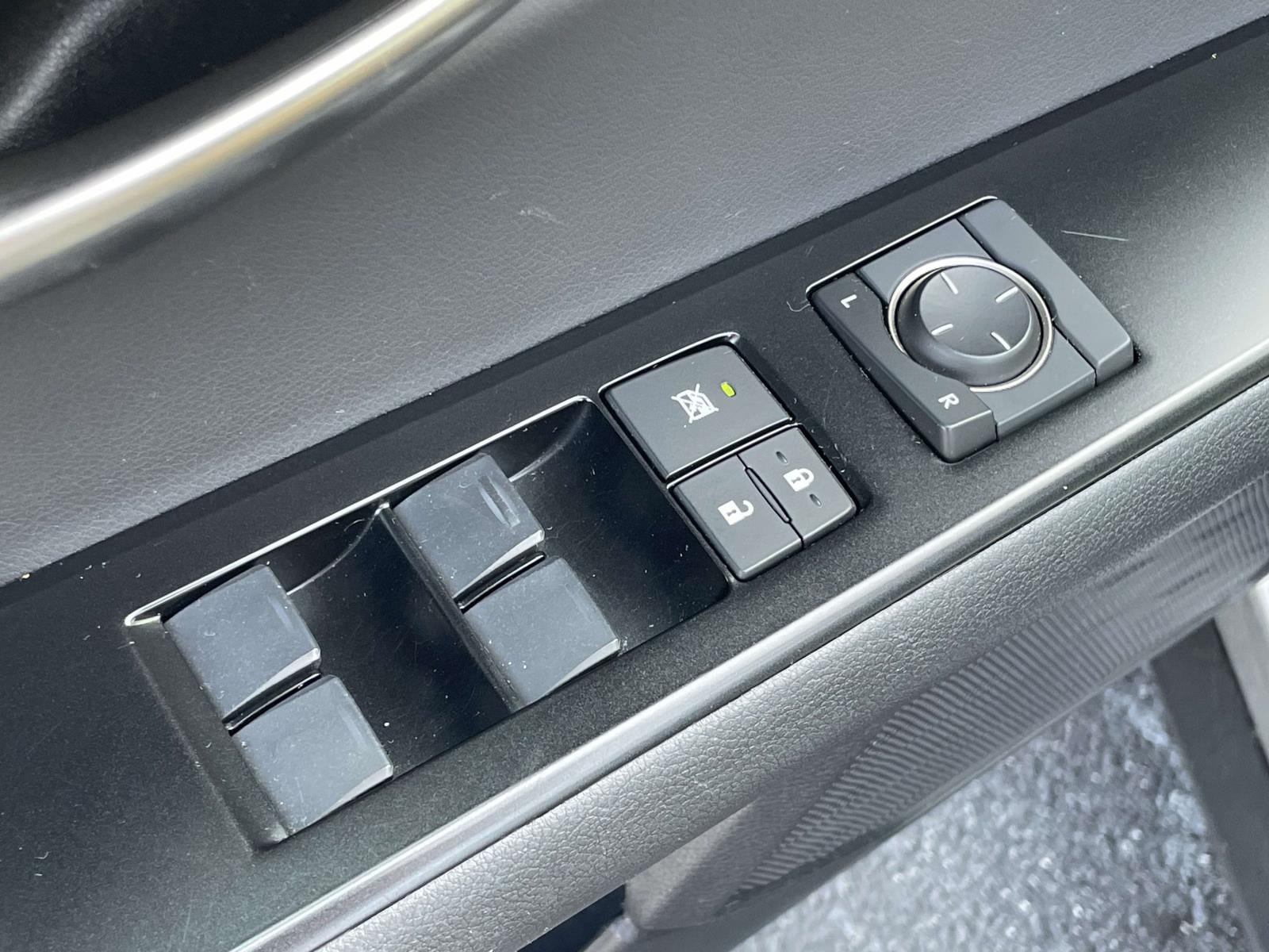 Used 2022 Lexus UX 250h w/ Premium Package AWD/4WD image 16