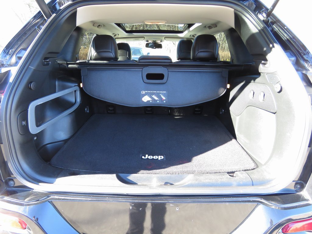 Used 2018 Jeep Cherokee Overland w/ Heavy Duty Protection Group image 18