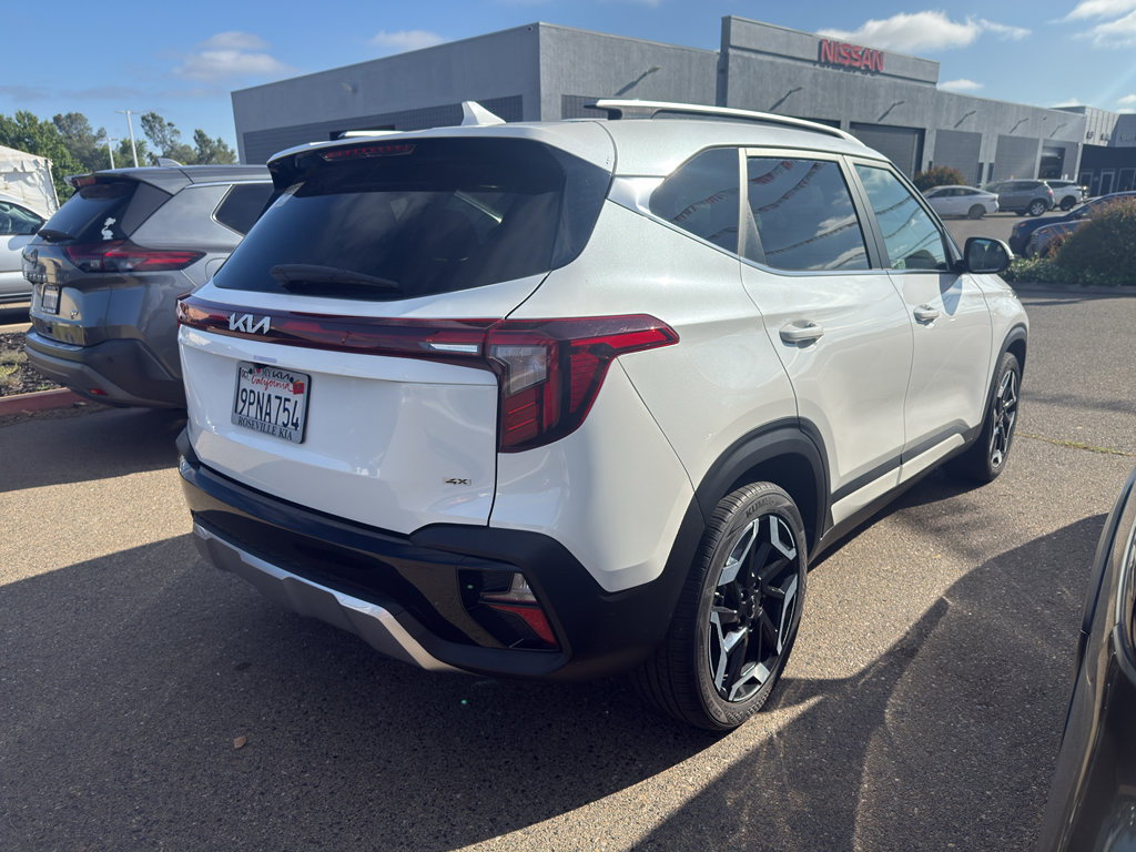 Used 2024 Kia Seltos SX w/ SX Sunroof Package AWD/4WD image 5
