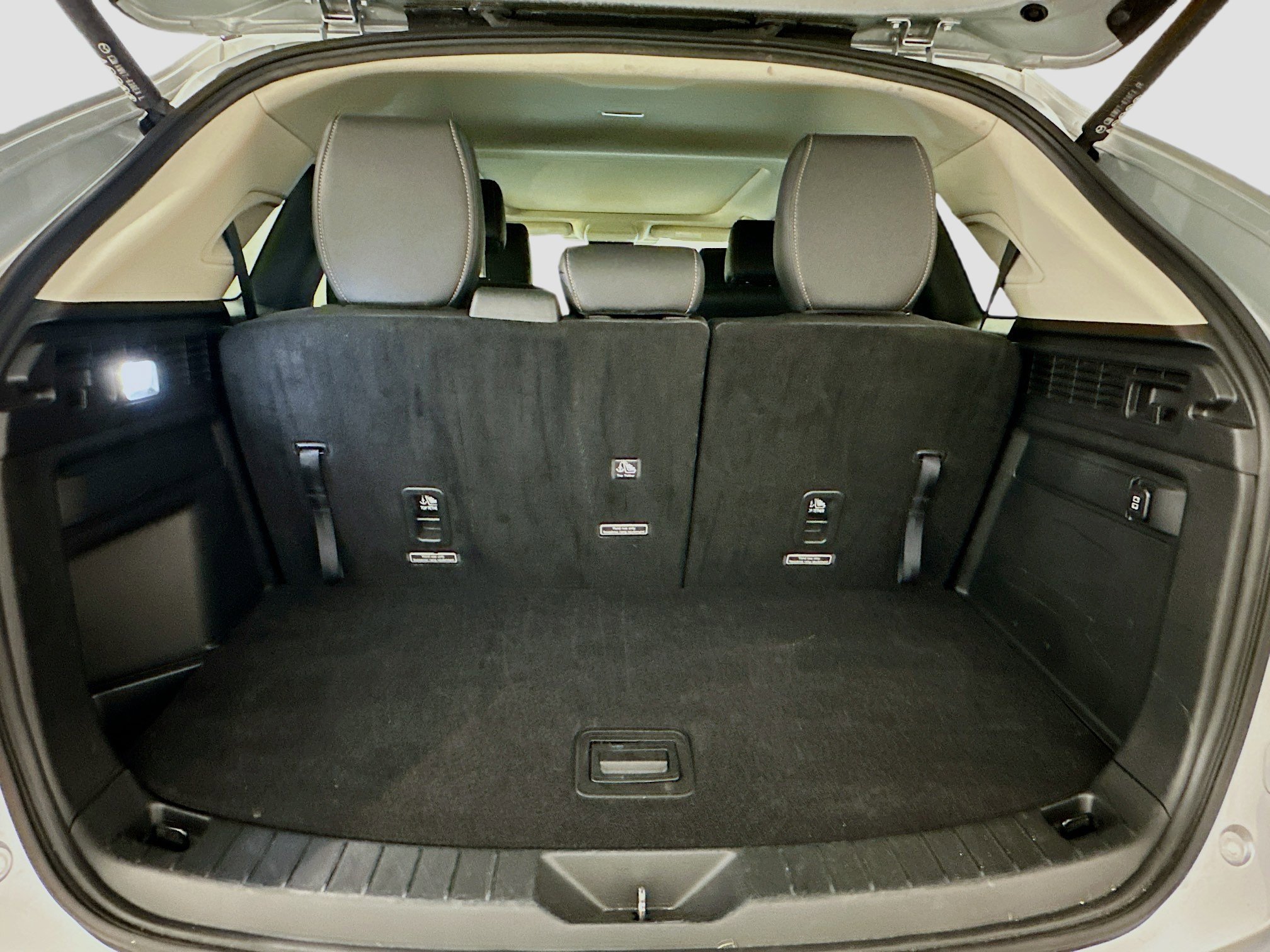 Used 2025 MAZDA CX-90 3.3 Turbo w/ Premium Sport Pkg image 32