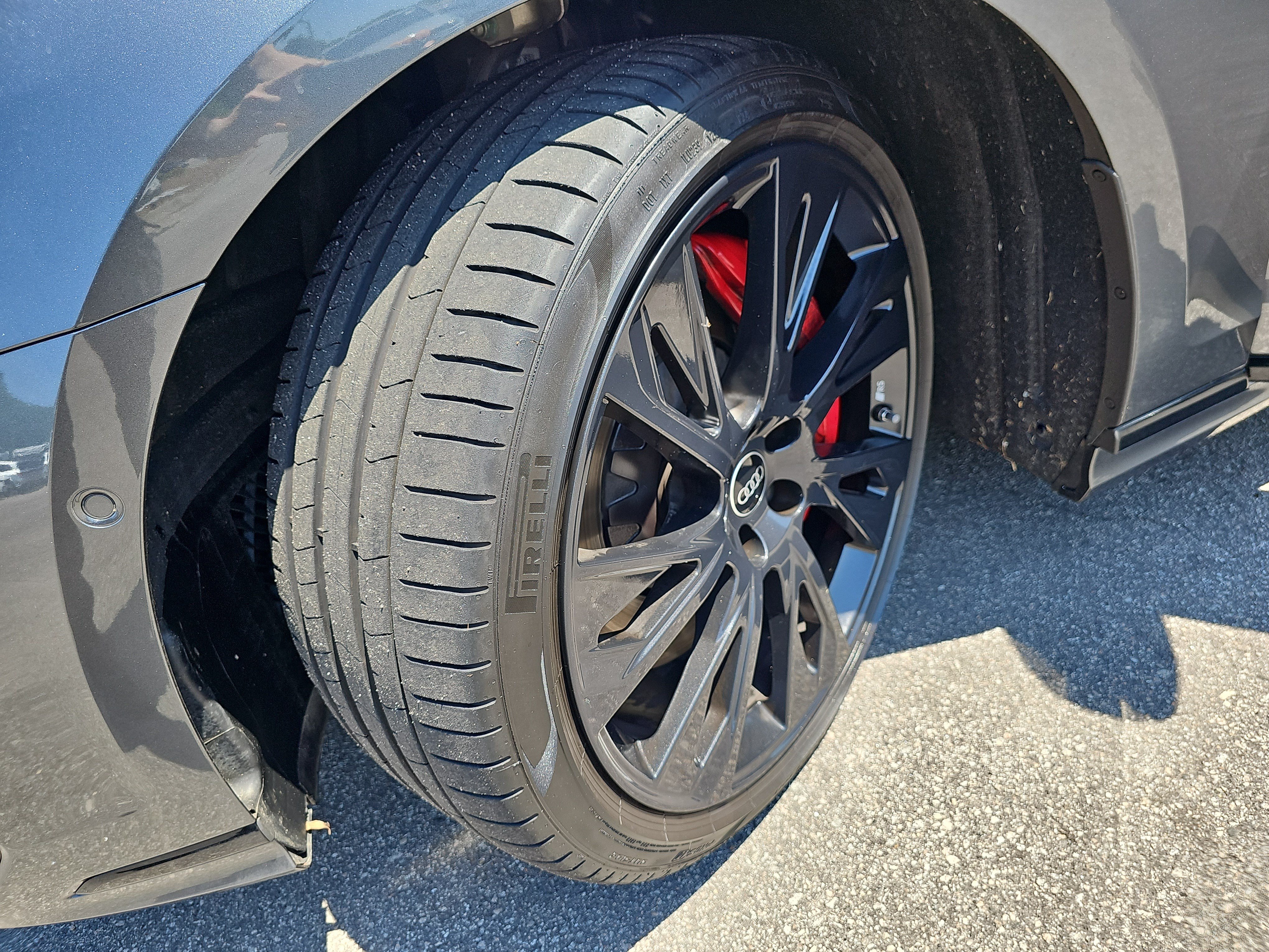 Used 2025 Audi S8 AWD/4WD image 34