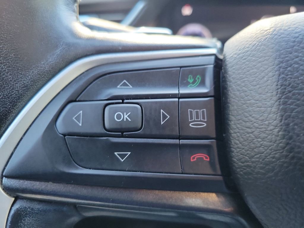 Used 2022 Jeep Grand Cherokee L Laredo image 24