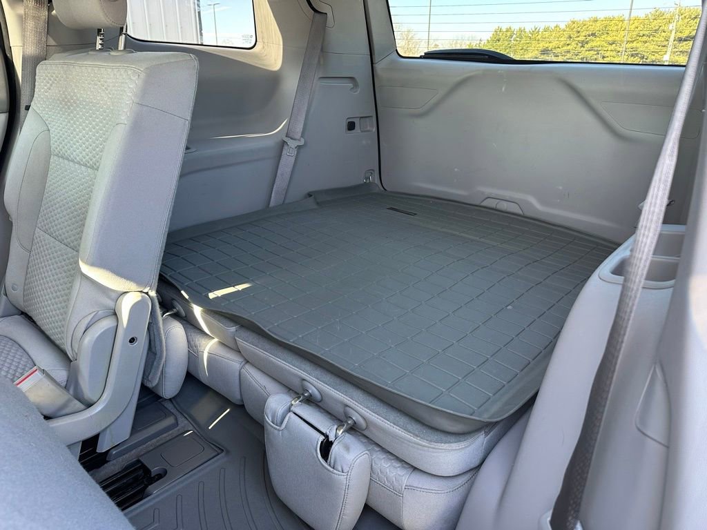 Used 2019 GMC Acadia SLE w/ Driver Alert Package I image 17