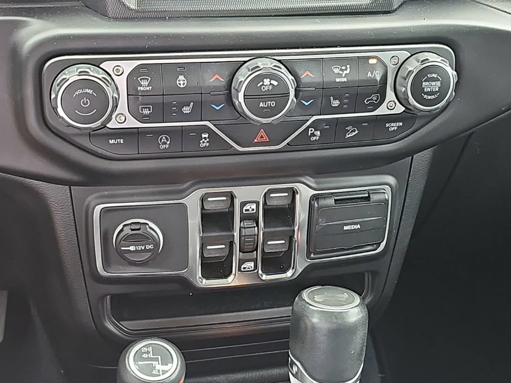 Used 2021 Jeep Wrangler Unlimited Sahara AWD/4WD image 7