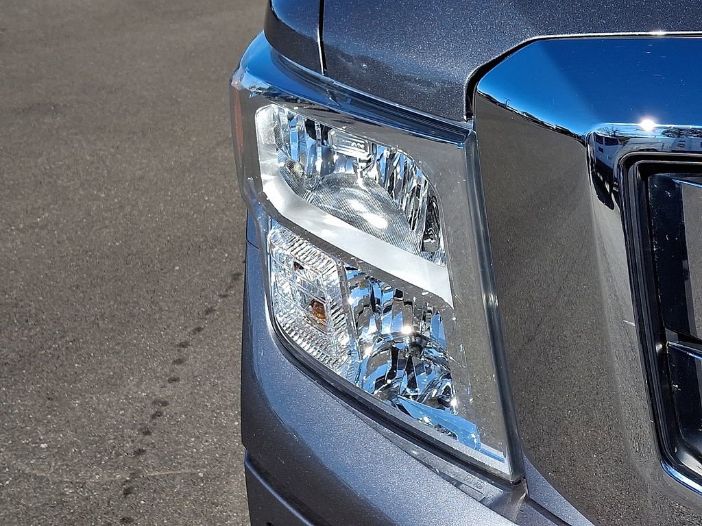 Certified 2023 Nissan Titan SV w/ SV Convenience Package image 9