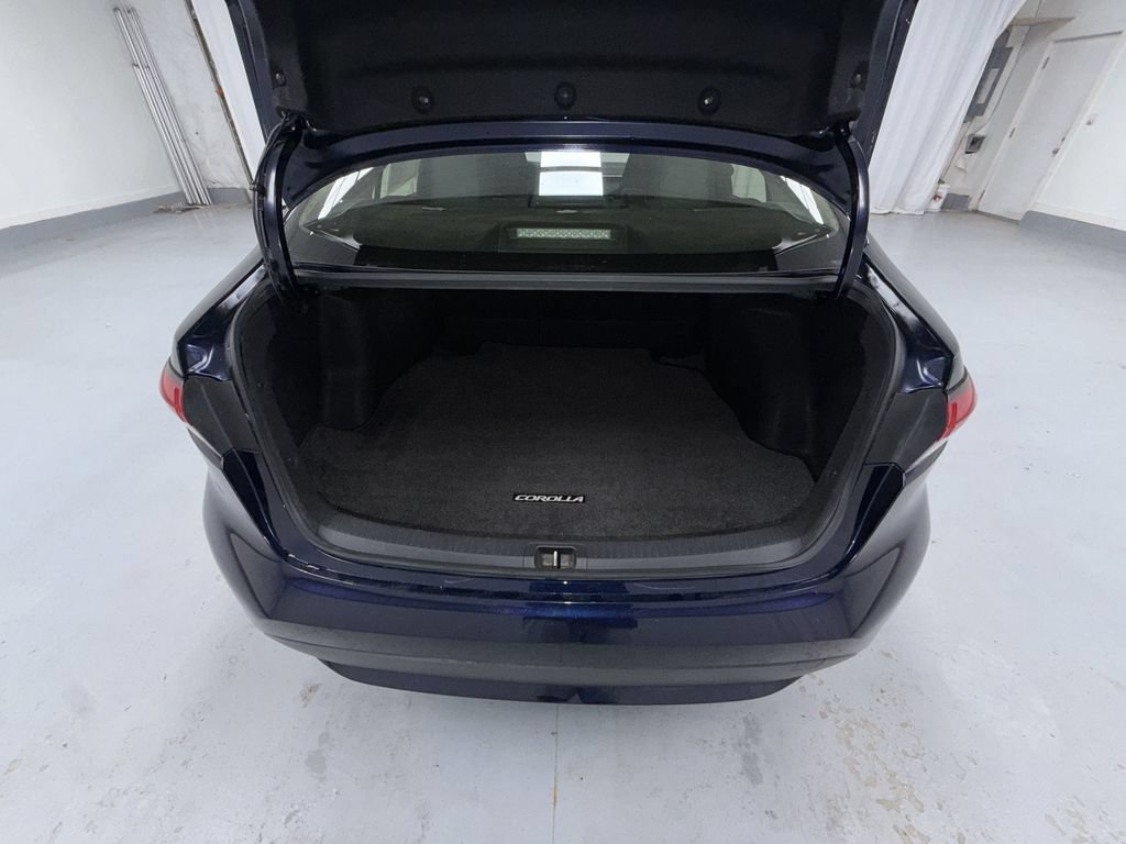 Certified 2022 Toyota Corolla LE w/ Carpet Mat Package (TMS) FWD image 13
