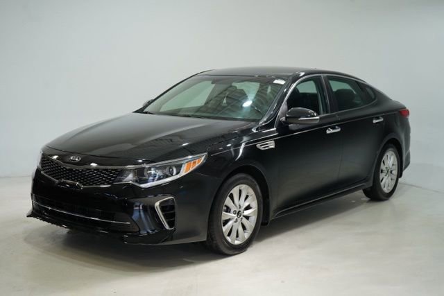 Used 2018 Kia Optima S image 3