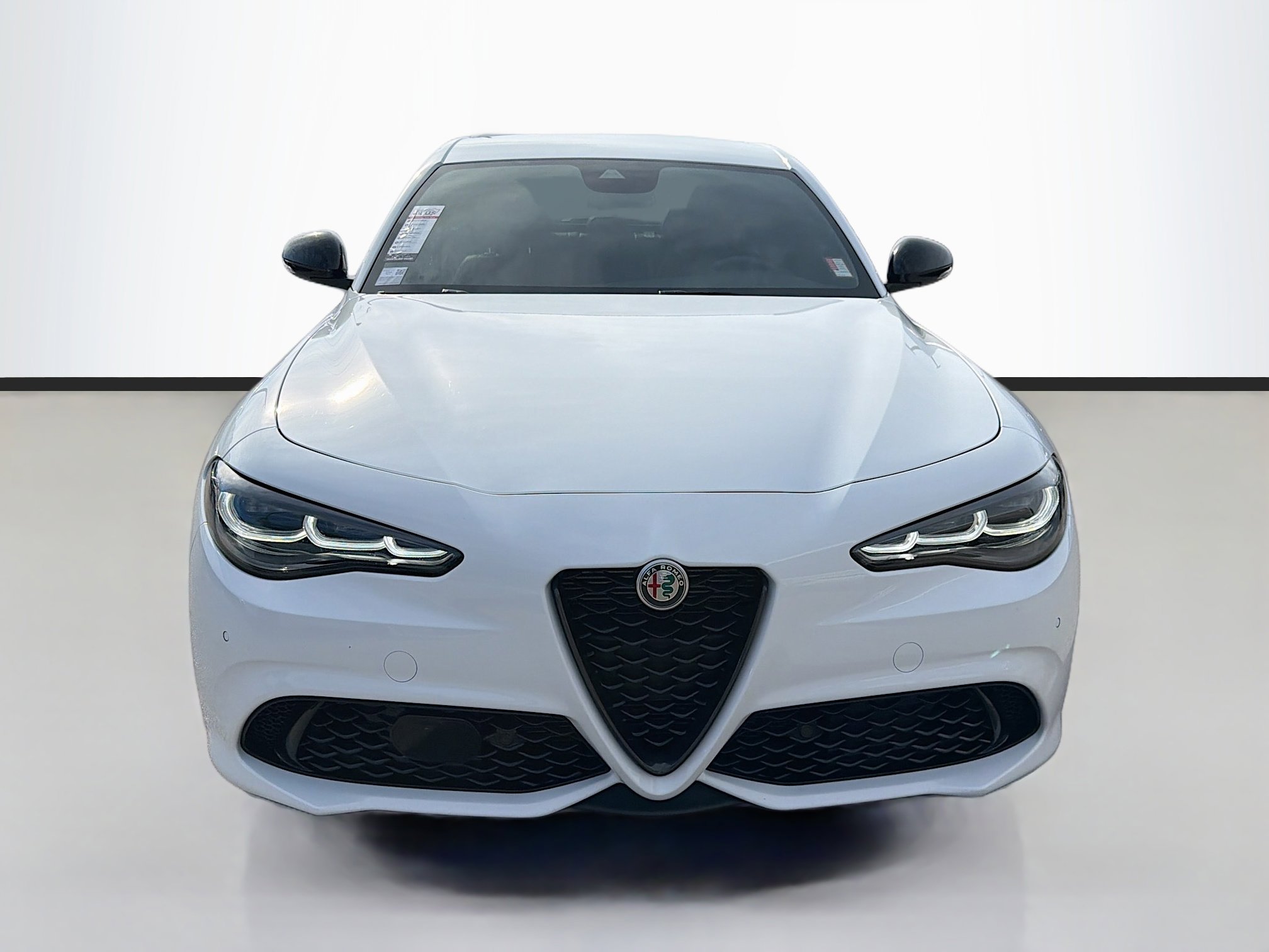 Used 2024 Alfa Romeo Giulia Sprint image 9