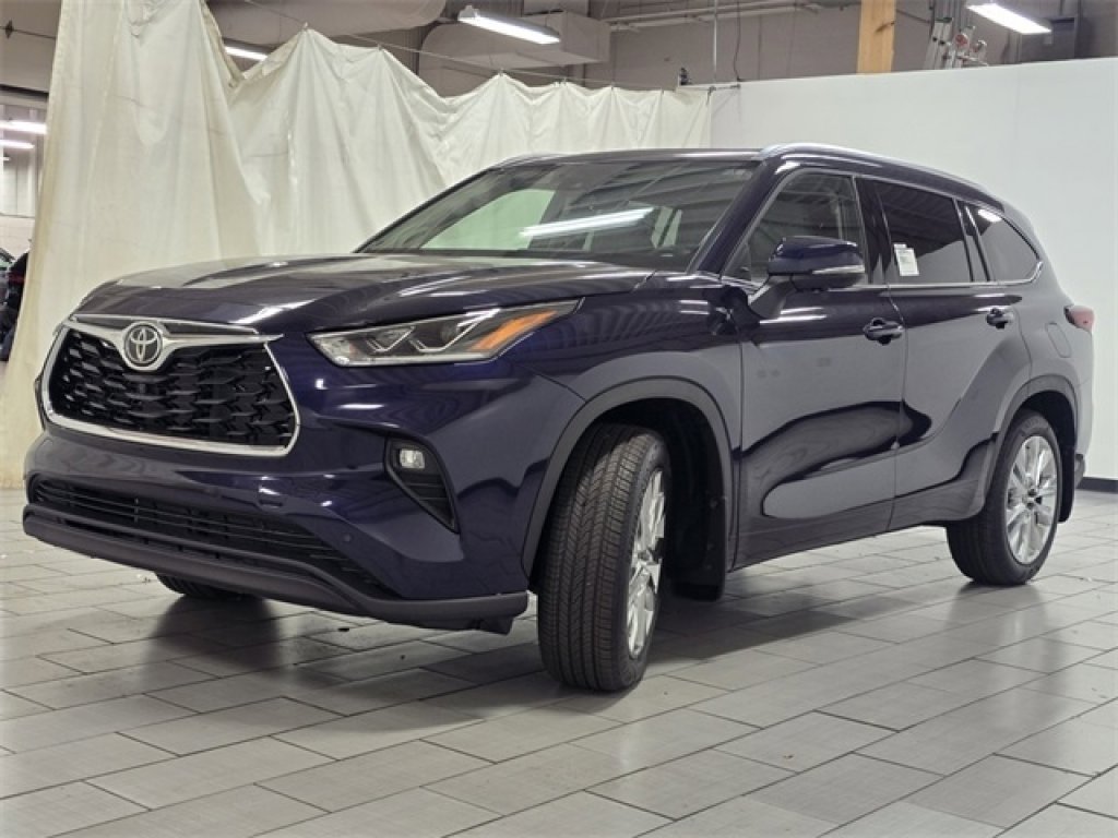 New 2026 Toyota Highlander Limited image 14
