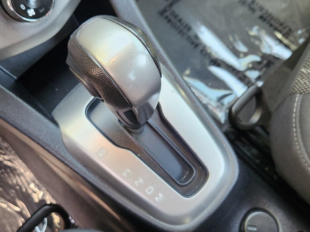 Used 2014 Chevrolet Sonic LT FWD image 10