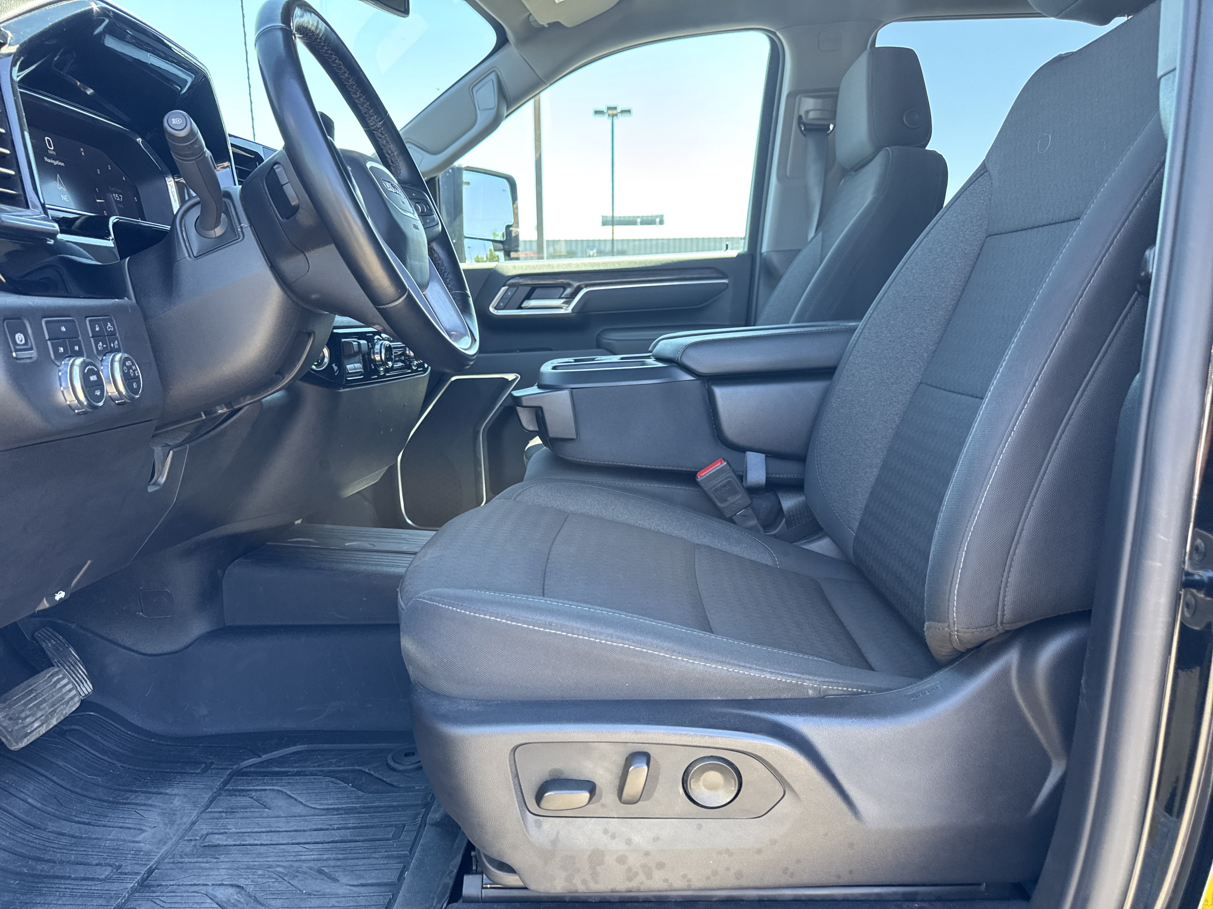 Used 2025 GMC Sierra 3500 SLE AWD/4WD image 21