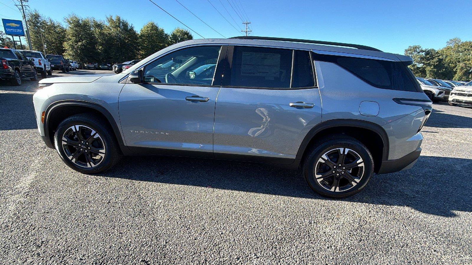 New 2027 Chevrolet Traverse LT w/ Driver Confidence Package FWD image 11