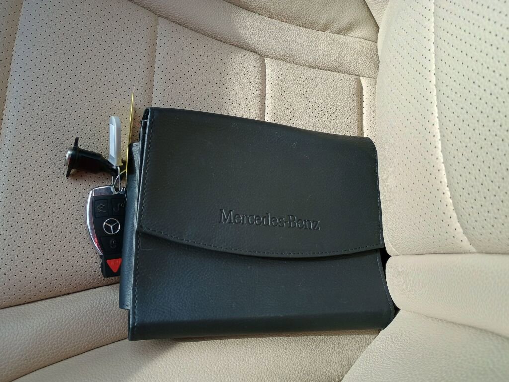 Used 2017 Mercedes-Benz GLC 300 4MATIC image 4