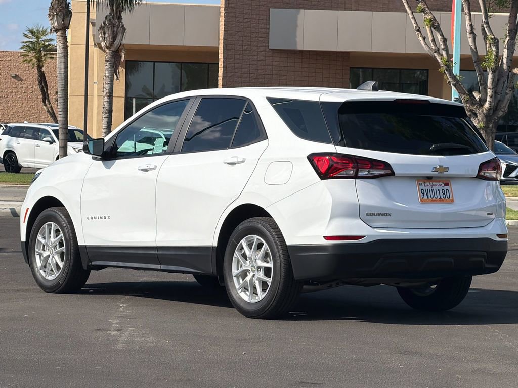 Used 2022 Chevrolet Equinox LS w/ LPO, Floor Liner Package AWD/4WD image 5