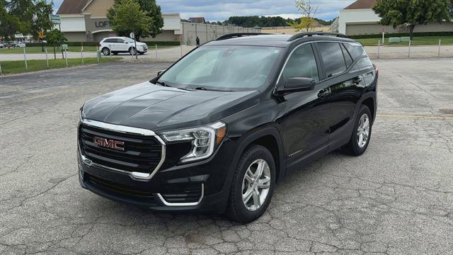 Certified 2022 GMC Terrain SLE w/ Driver Convenience Package AWD/4WD image 4