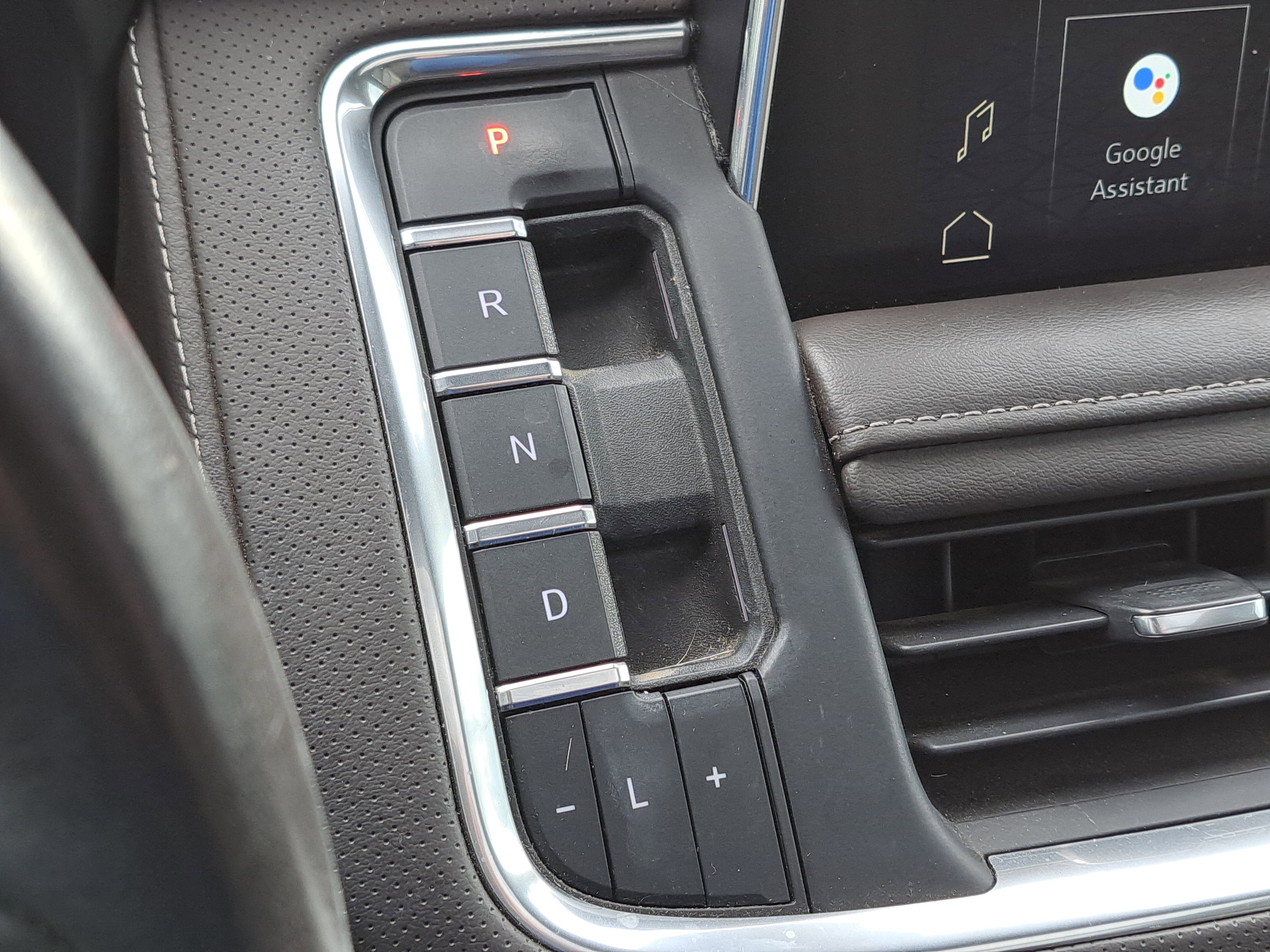 Used 2022 GMC Yukon XL SLT w/ SLT Luxury Package image 23