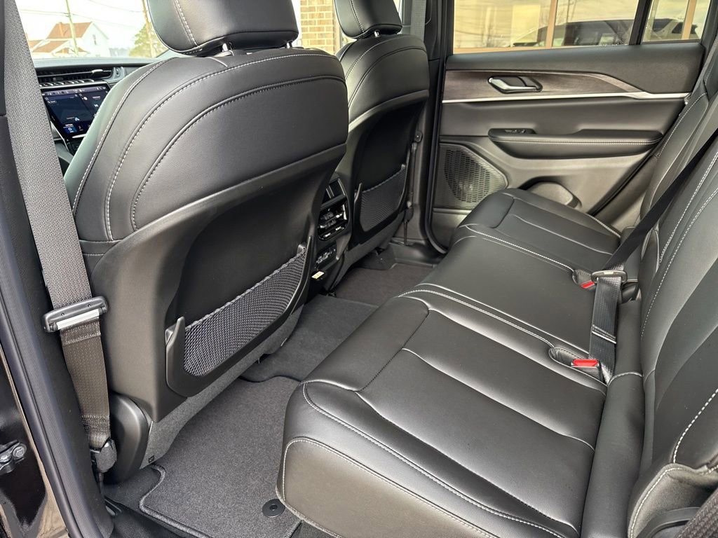 New 2025 Jeep Grand Cherokee Limited image 39