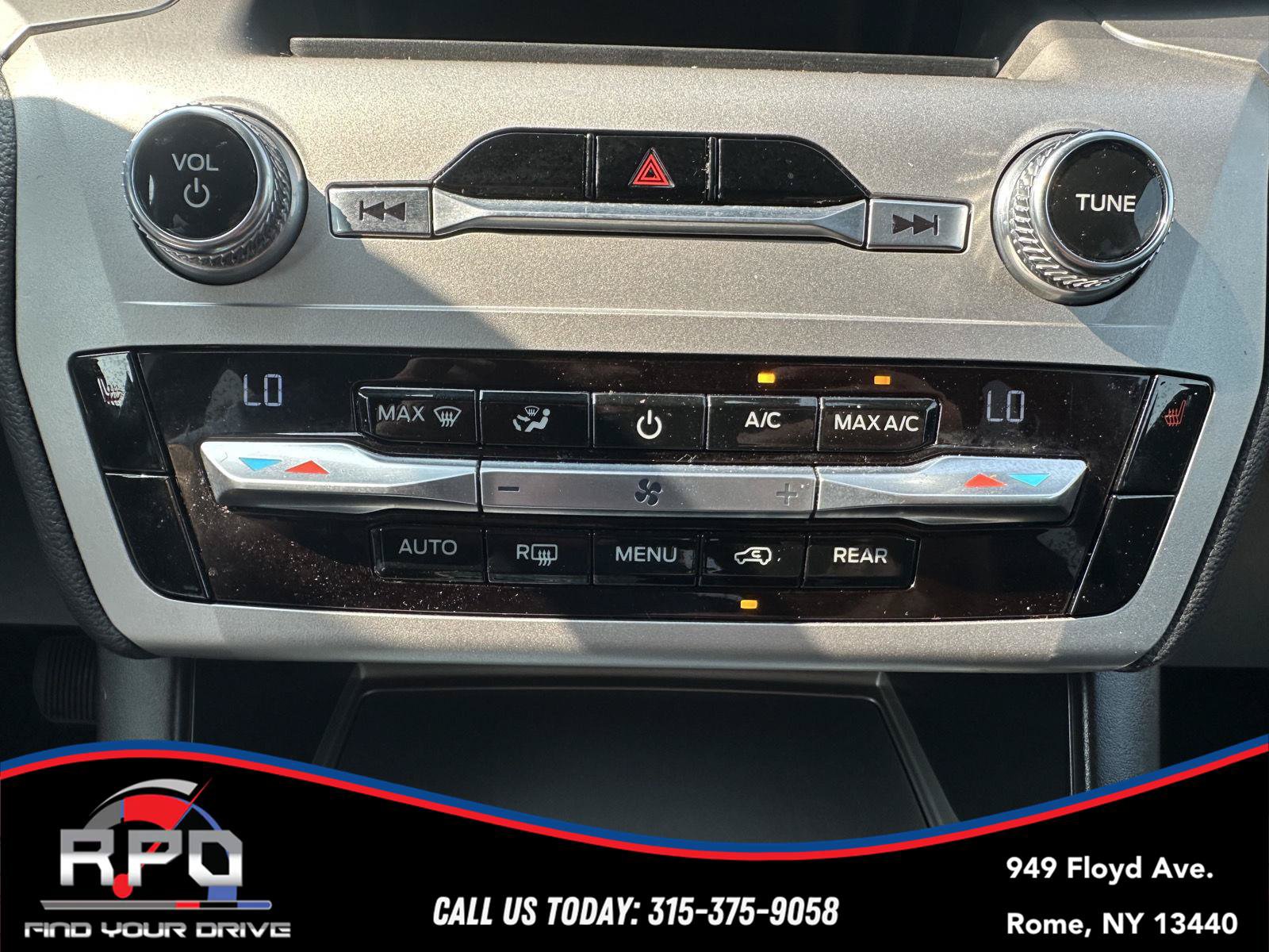 Used 2021 Ford Explorer XLT AWD/4WD image 23