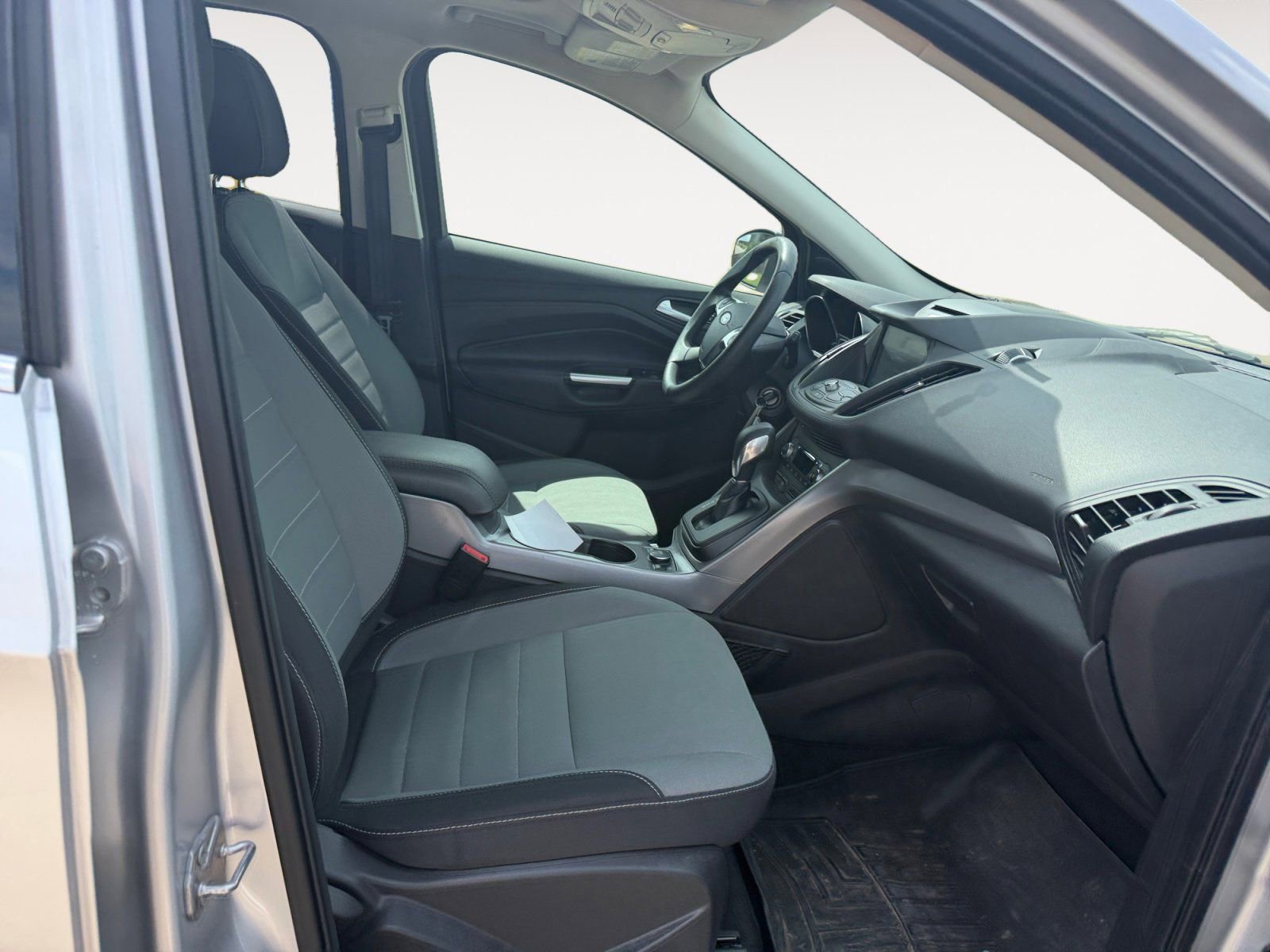 Used 2016 Ford Escape SE w/ Equipment Group 201A FWD image 15