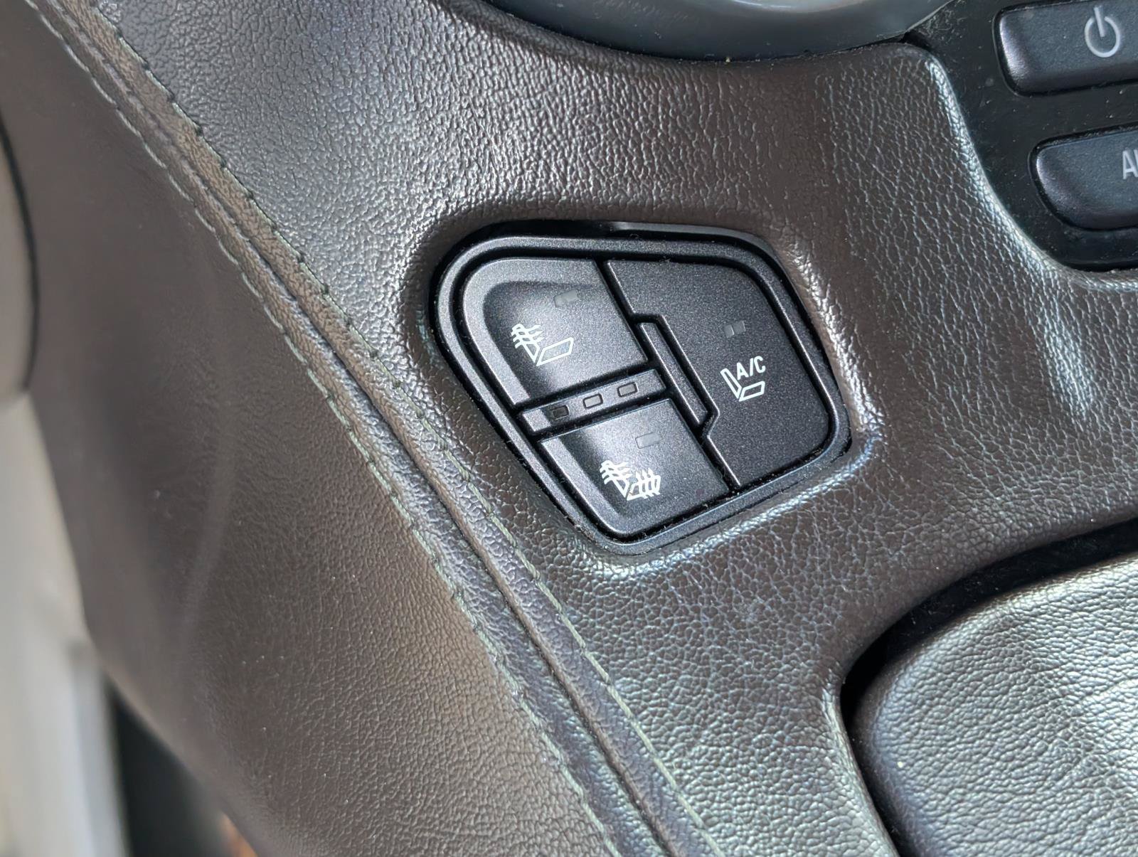 Used 2015 Chevrolet Suburban LTZ AWD/4WD image 24