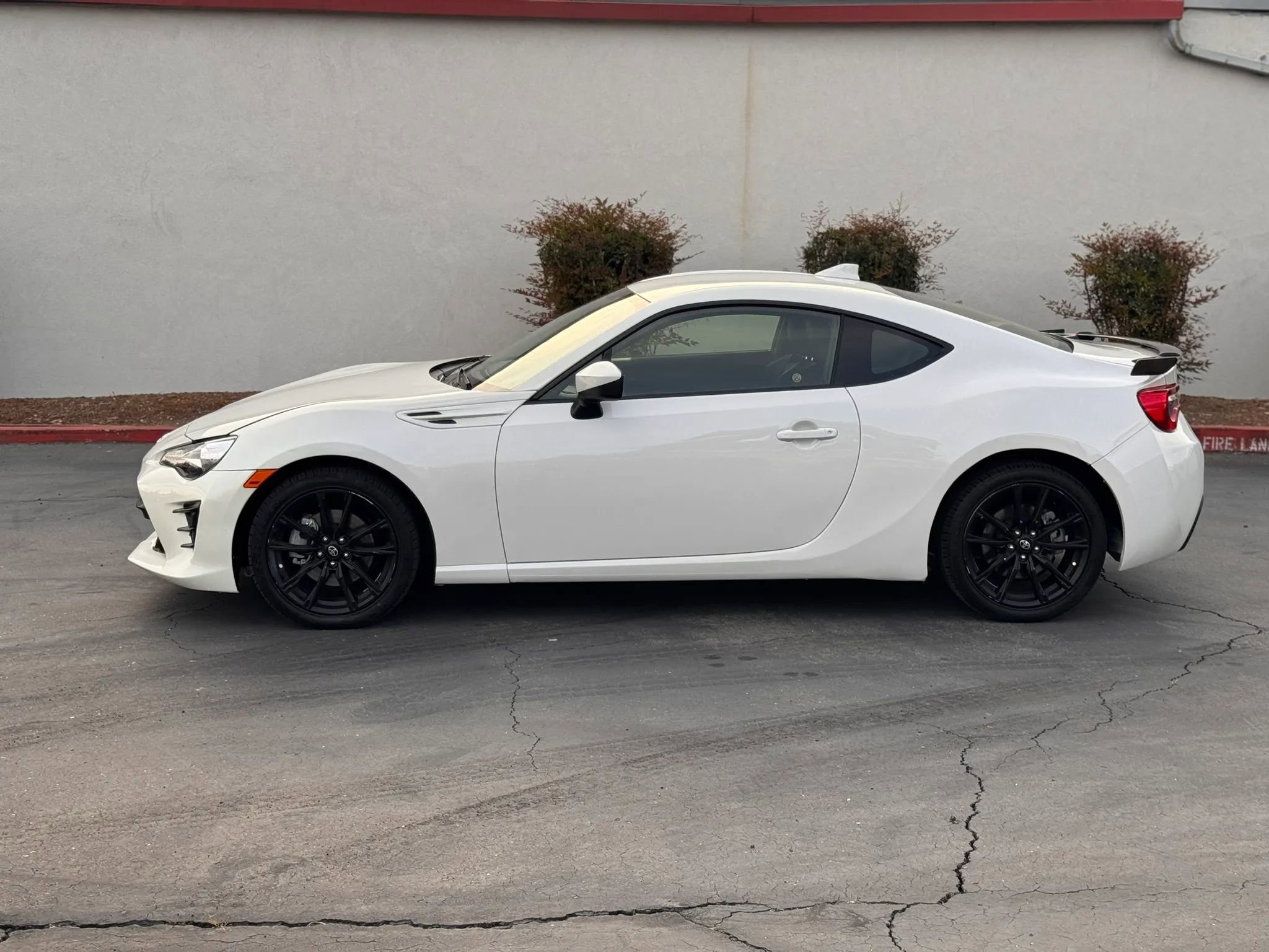 Used 2018 Toyota 86 RWD image 3