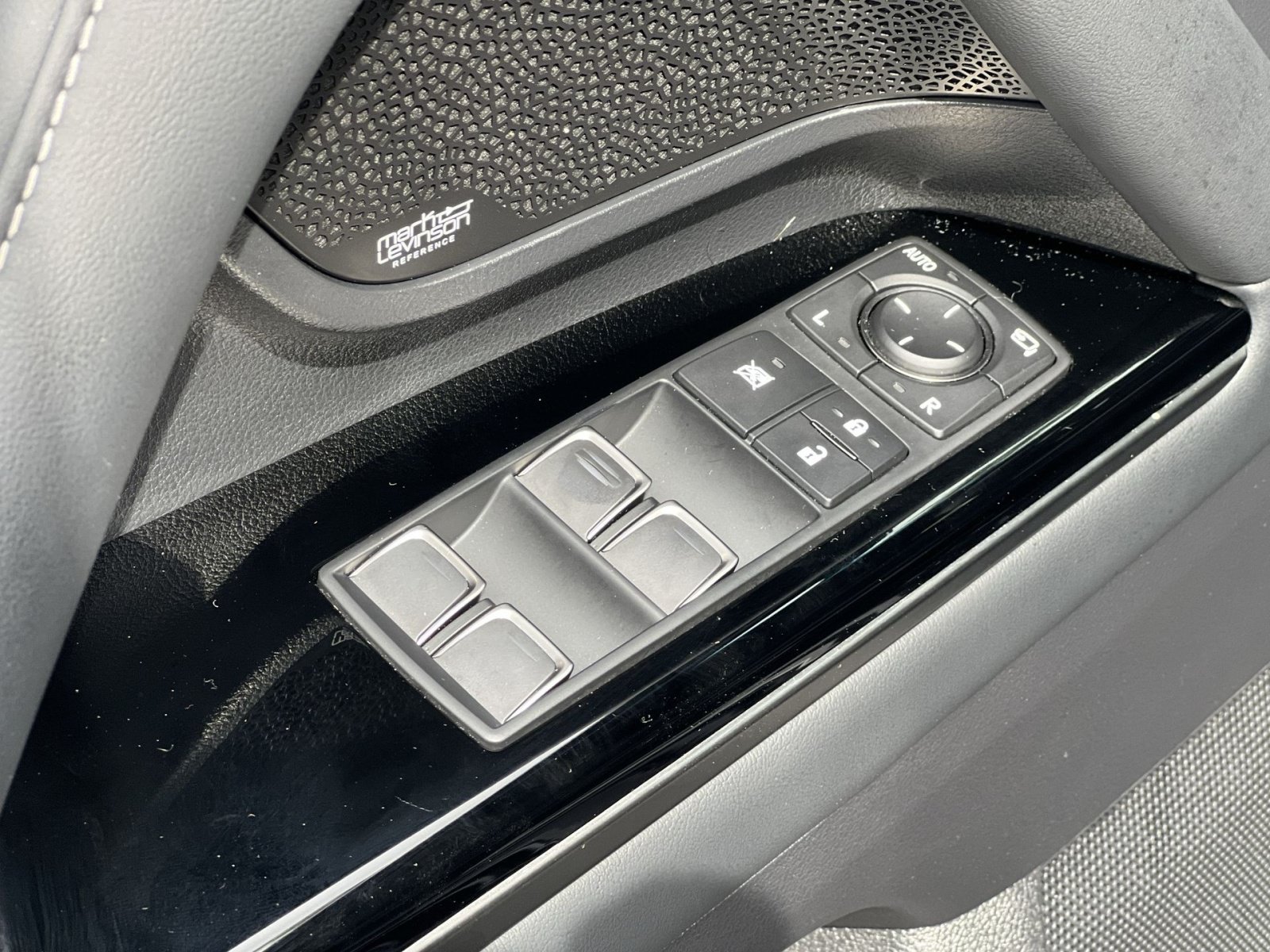 Used 2025 Lexus LX 700h F Sport AWD/4WD image 20