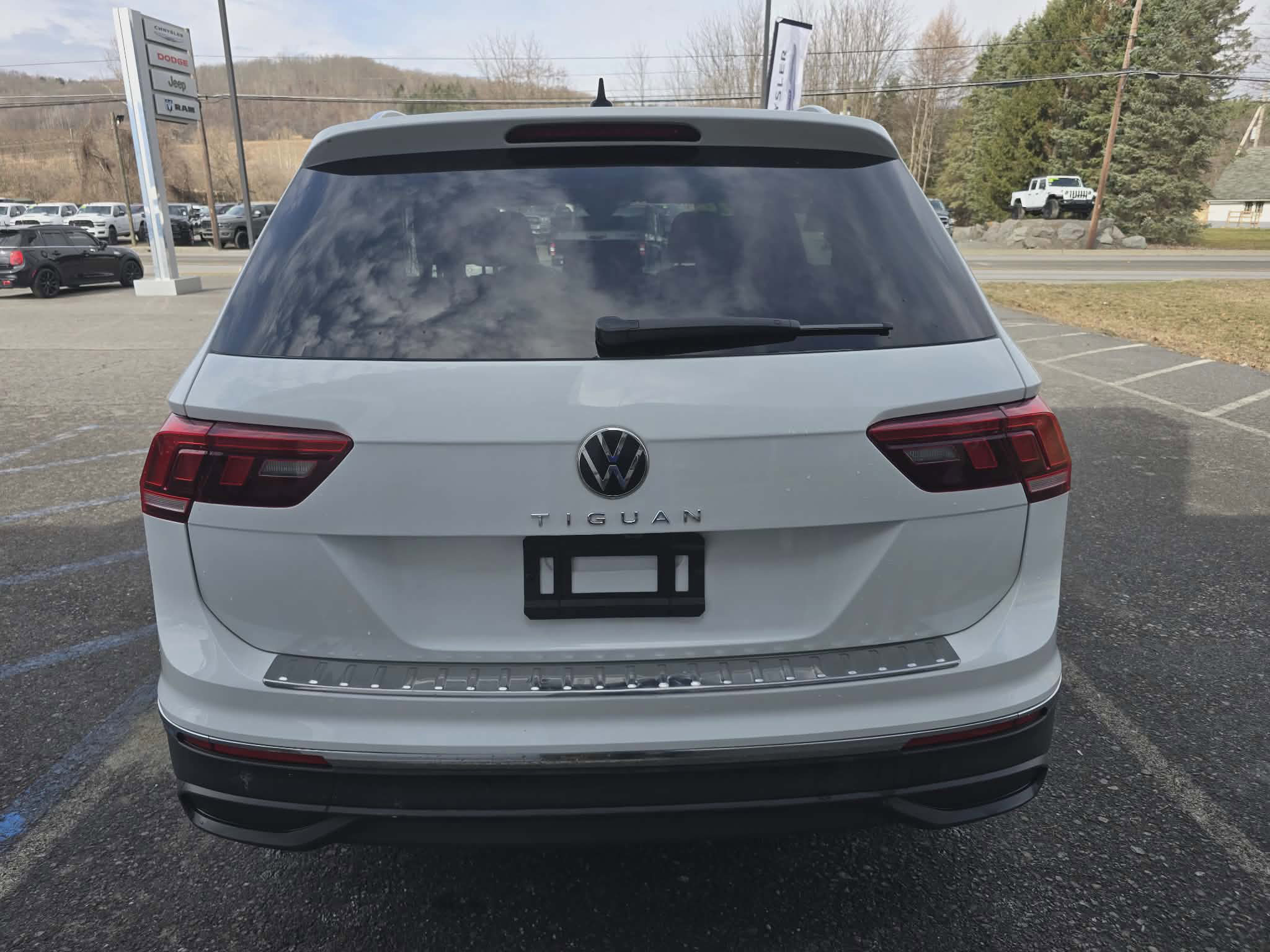 Used 2024 Volkswagen Tiguan Wolfsburg Edition image 4