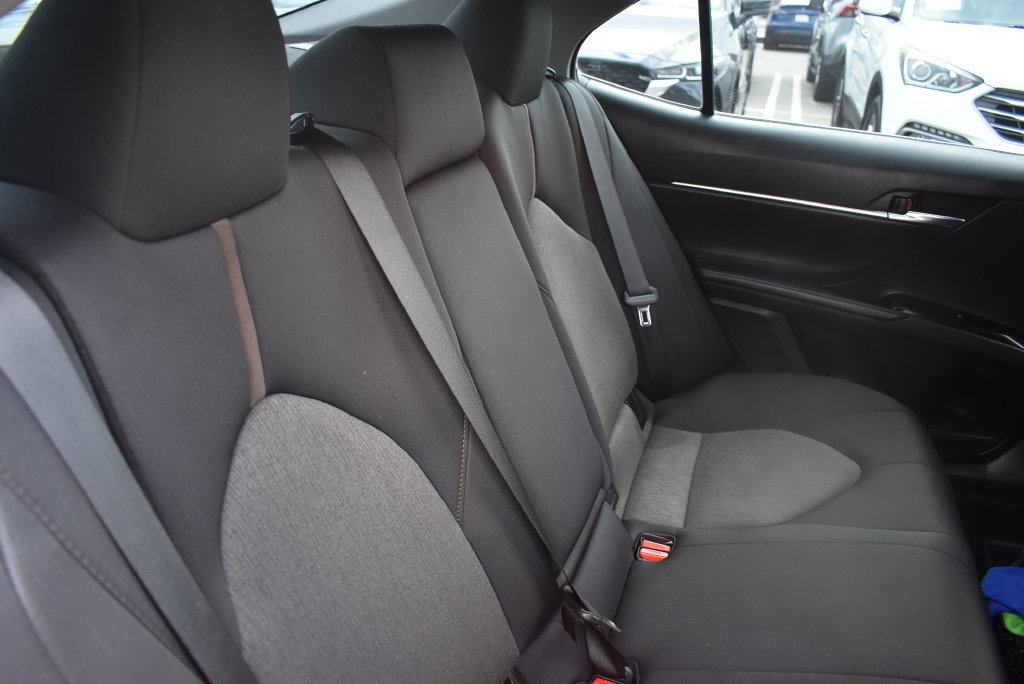 Used 2020 Toyota Camry LE FWD image 9