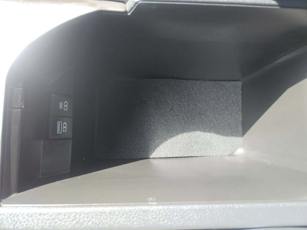 Used 2024 Toyota Camry SE image 29