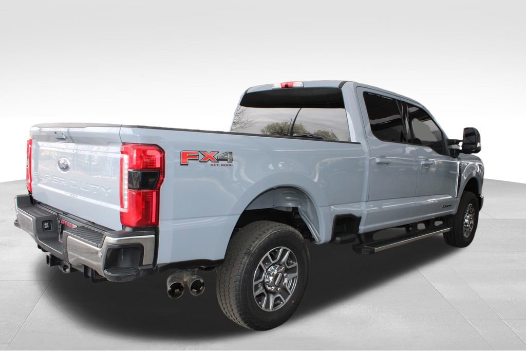 Used 2025 Ford F250 Lariat w/ FX4 Off-Road Package image 16