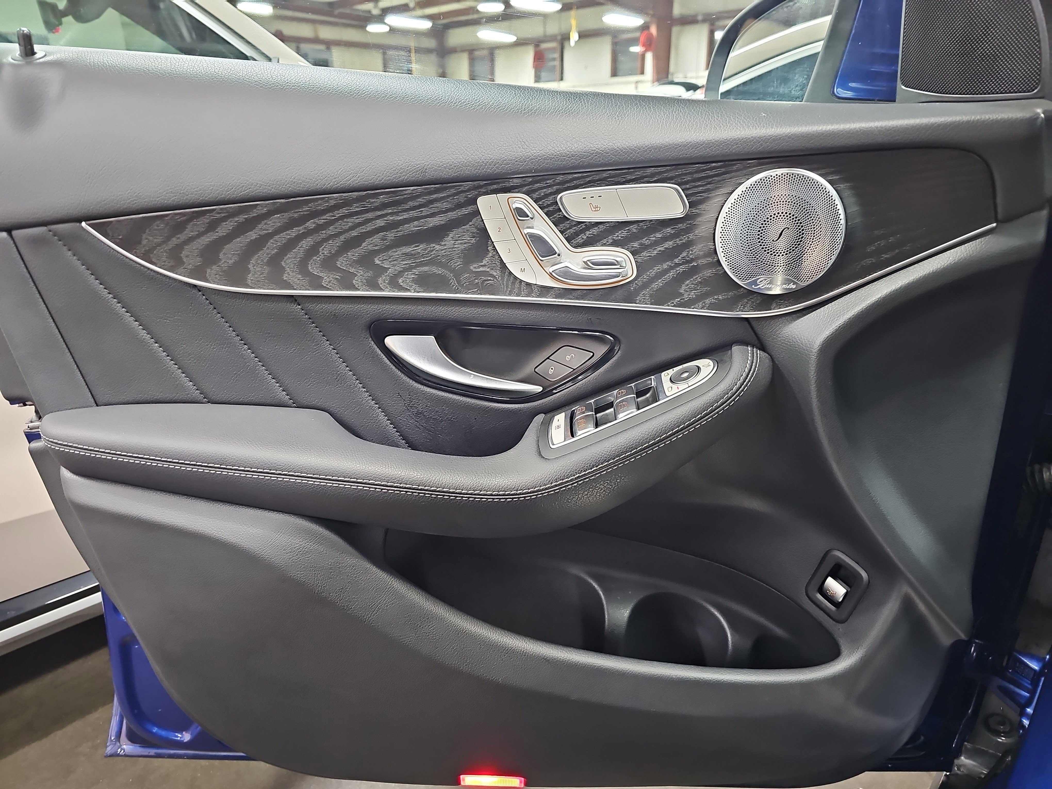 Used 2018 Mercedes-Benz GLC 300 4MATIC image 28