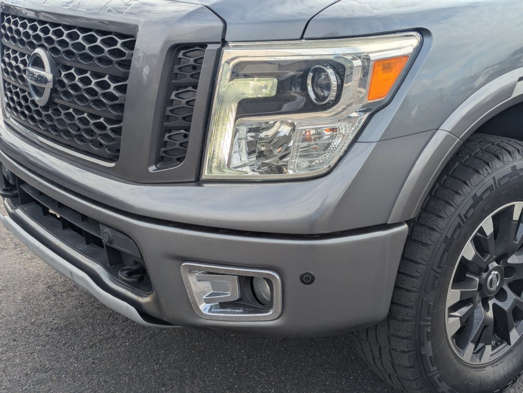 Used 2017 Nissan Titan PRO-4X AWD/4WD image 13