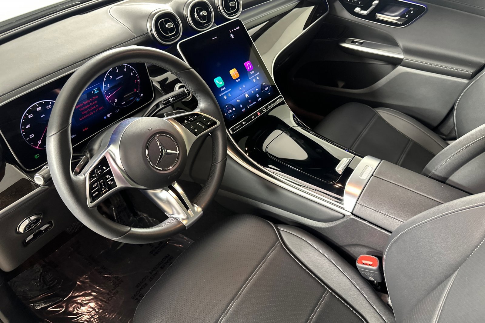 Used 2025 Mercedes-Benz GLC 300 4MATIC image 9