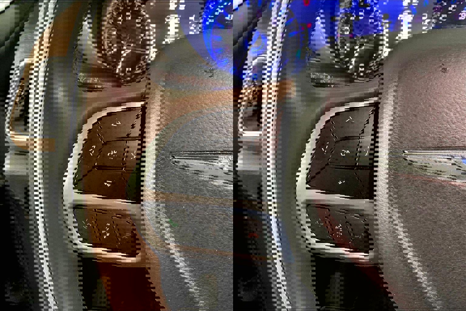 Used 2017 Chrysler Pacifica Limited image 18