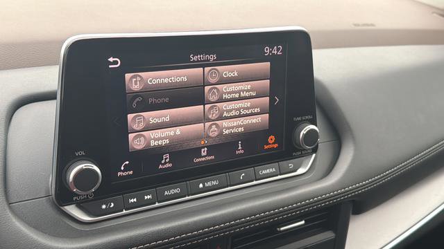 Used 2023 Nissan Rogue SV image 15