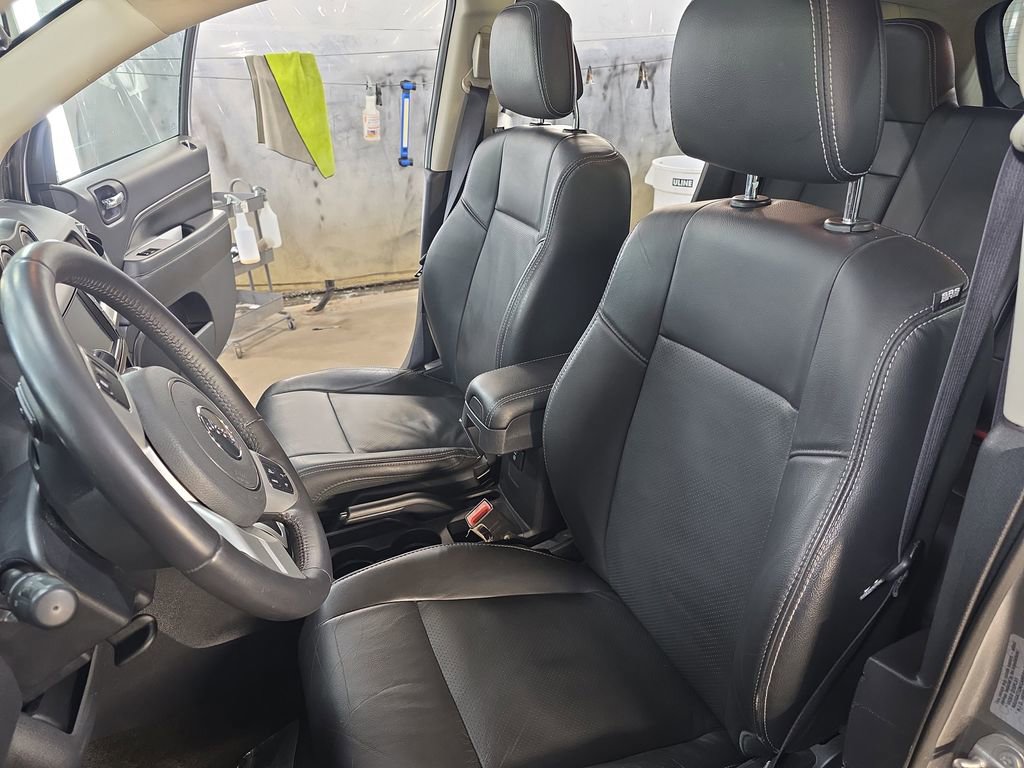 Used 2017 Jeep Compass High Altitude AWD/4WD image 14