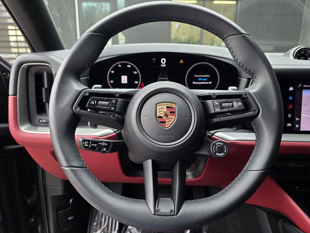 Certified 2025 Porsche Cayenne Coupe image 27