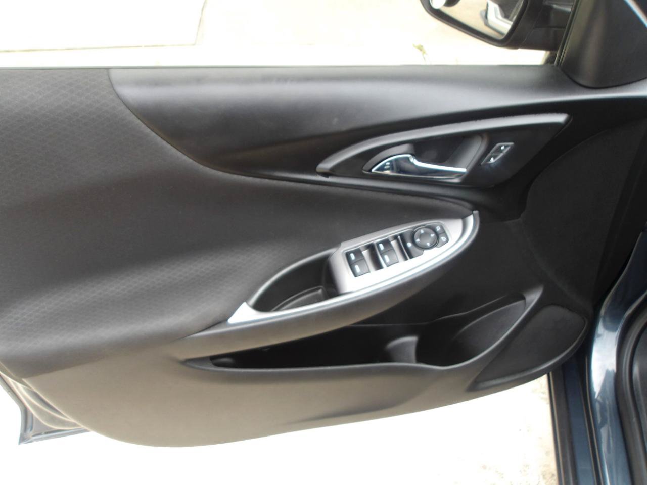 Used 2020 Chevrolet Malibu LS w/ LPO, Convenience Package 2 FWD image 18